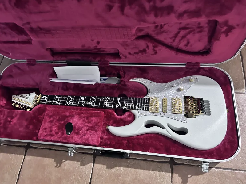 Ibanez PIA Steve Vai modell Elektromos gitár