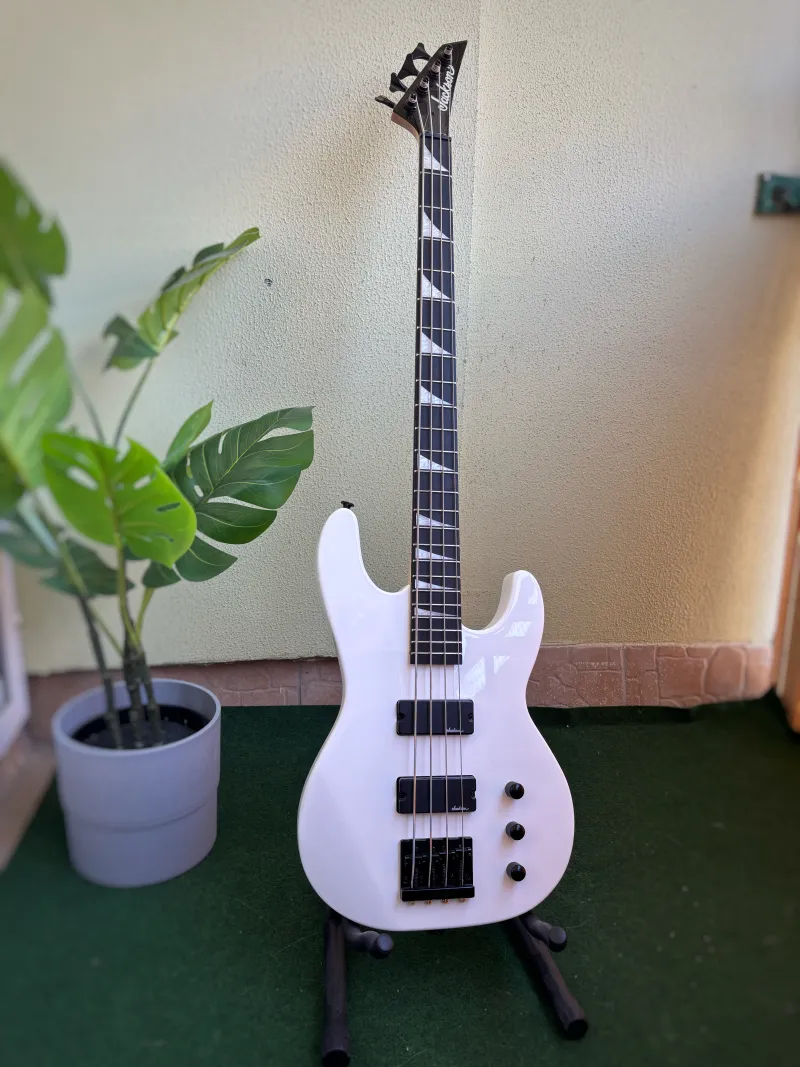 Jackson Js2 Concert Bass Basgitara
