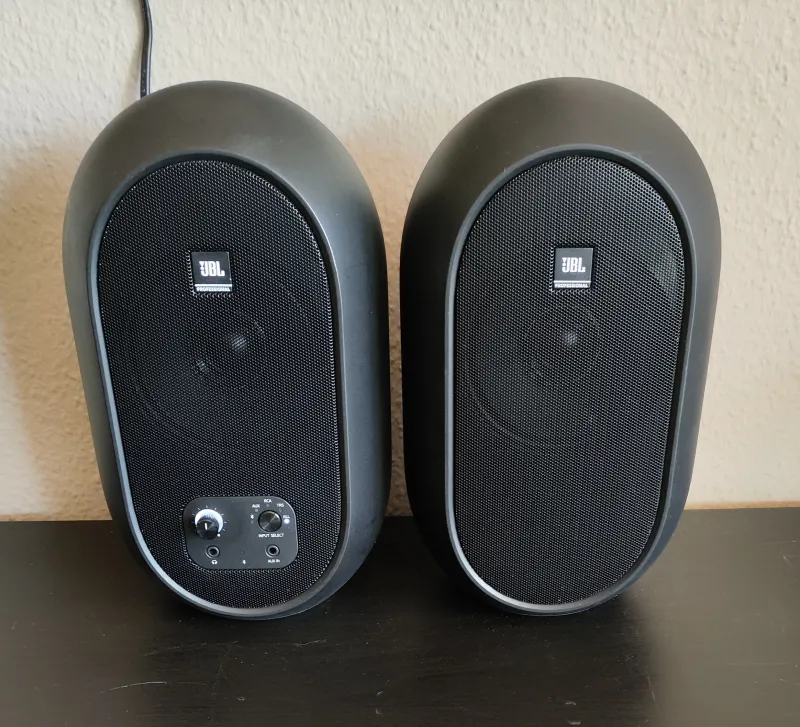 JBL 104BT Štúdiový reproduktor