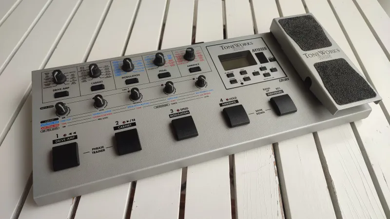 Korg ToneWorks AX1000G Multiefectos