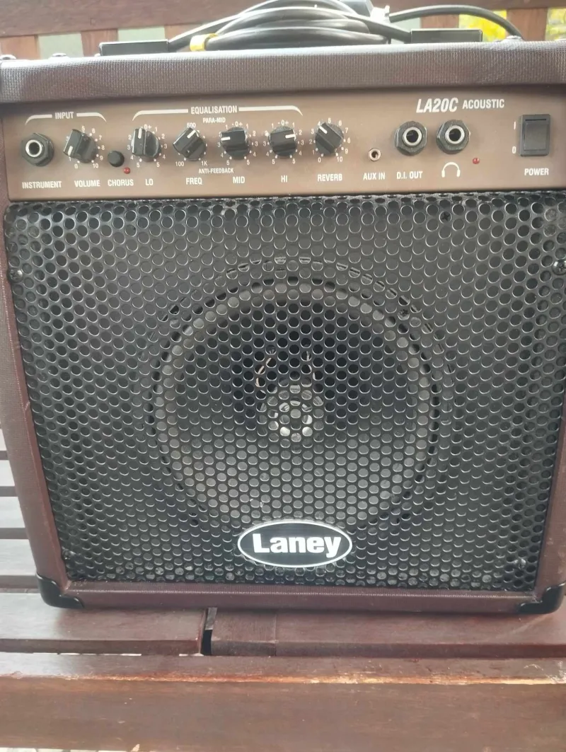 Laney LA 20 C Amplificador de guitarra acústica