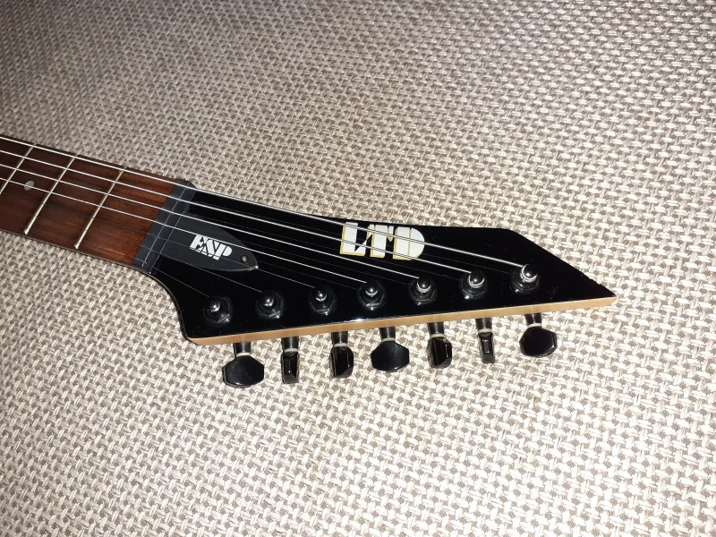LTD M-107 Elektrická gitara 7 strún