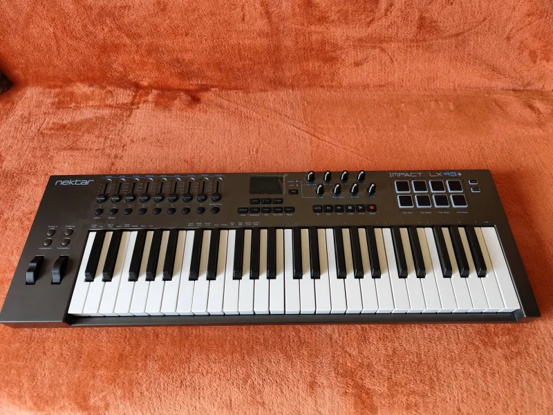 Nektar Impact LX49+ MIDI klávesnica