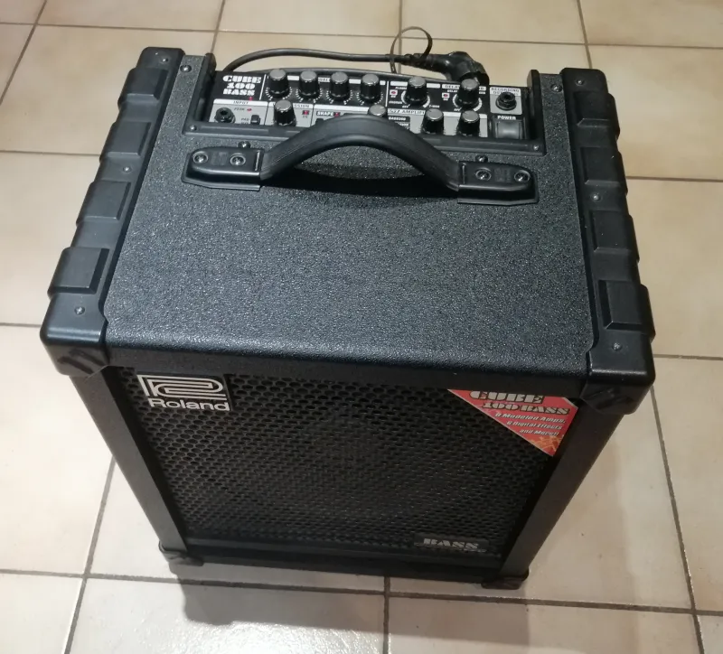 Roland Cube 100 Basszusgitár kombó