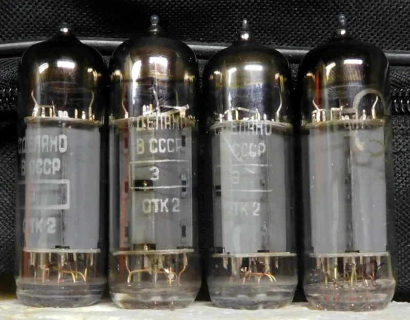 SOVTEK E84L 6P14P-EB katonai Elektronenröhre Set