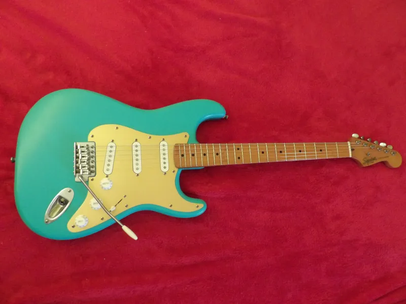 Squier 40th Vintage Edition SFG Strat E-Gitarre