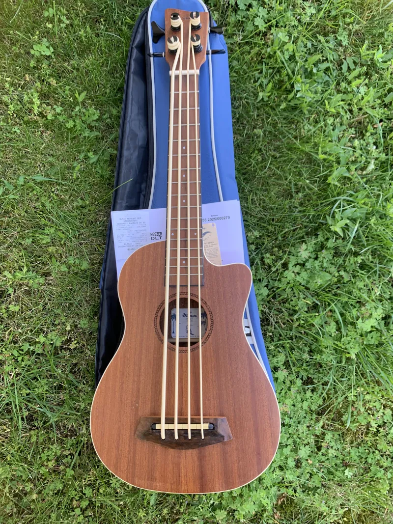 VGS Basszus Ukulele Electro Acoustic Bass