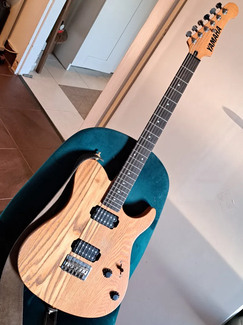 YAMAHA 120 SD Electric guitar