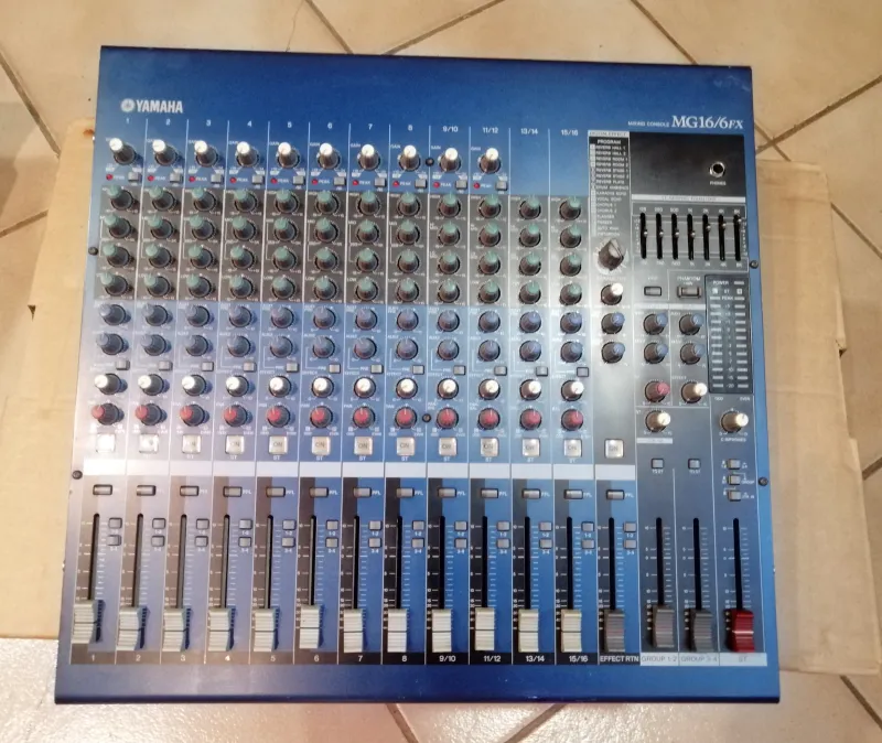 YAMAHA MG166 Mixing desk