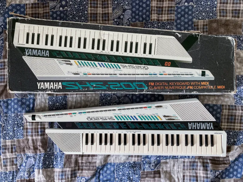 YAMAHA SHS-200 Sholkey Synthesizer