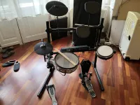 - , Roland padokkal, Alesis dobaggyal