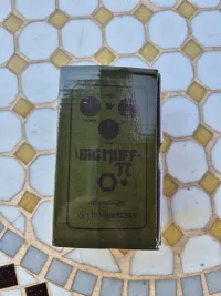EHX Green Russian Big Muff Fuzz - suburbian [Today, 10:24 am]