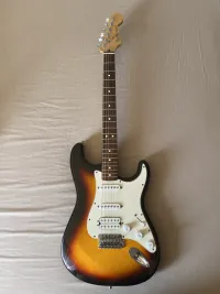 Fender Stratocaster HSS MIM 2004 Szólógitár - bule [Ma, 10:06]