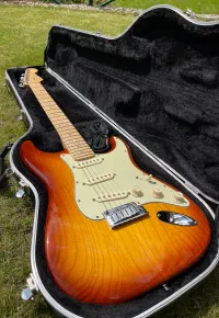 Fender US Stratocaster Deluxe 2007 Tobacco Sunburst E-Gitarre - TORAC [Today, 4:22 pm]