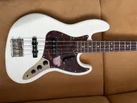 Squier Classic Vibe 60 Jazz Bass Squier Classic Vibe 60 Jazz Bass
