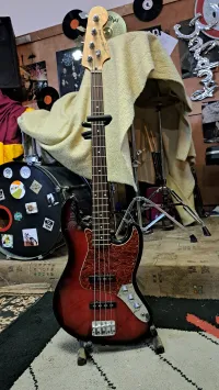 Squier Jazz Bass Squier Jazz Bass