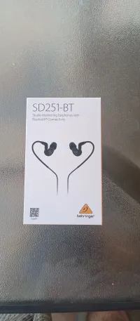 Behringer SD 251-BT Behringer SD 251-BT