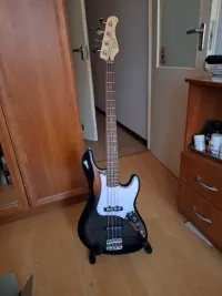 Cort Gb24jj Bass guitar [June 13, 2025, 9:49 am]