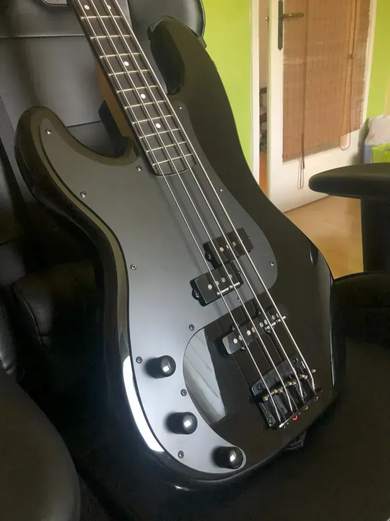 LTD SURVEYOR 87 BLACK LH Left handed bass guitar LTD SURVEYOR 87 BLACK LH Left handed bass guitar