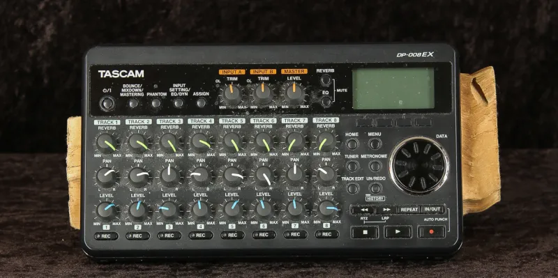 Tascam DP-008 EX mini stúdió Digitális házi stúdió