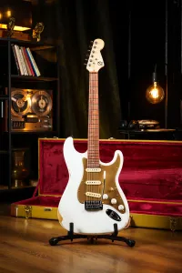 - OLWOOD Stratocaster - OLWOOD Stratocaster