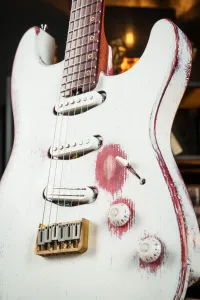 - TNG Relic Stratocaster