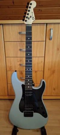 Charvel Pro-Mod So-cal style 1 HH HT E EB PG Charvel Pro-Mod So-cal style 1 HH HT E EB PG