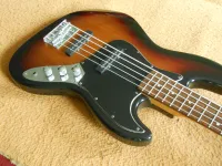 Johnson By Axl Jazz Bass guitar - menameisakira [Today, 1:25 pm]