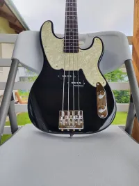Squier Mike Dirnt P bass Bass Gitarre - Szántó János [Today, 9:53 am]