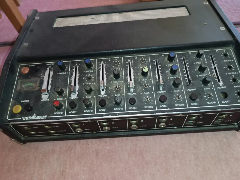 Vermona  Amplifier head and cabinet