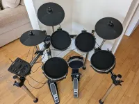 Alesis Surge Alesis Surge