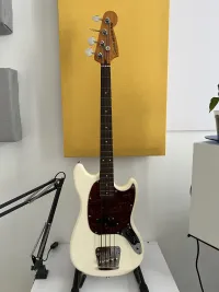 Squier Mustang Bass Classic Vibe 60s LRL Olympic White Bass guitar -  [Today, 6:51 pm]