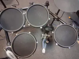 Alesis Nitro Mesh kit Elektromos dob - Deák S [Tegnap, 22:33]
