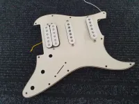 Fender Standard Stratocaster HSS