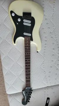 Squier Contemporary Stratocaster Special Squier Contemporary Stratocaster Special