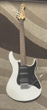 YAMAHA Pacifica YAMAHA Pacifica