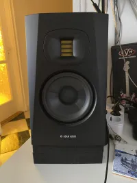 ADAM AUDIO T5-V ADAM AUDIO T5-V