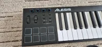 Alesis V61 Alesis V61