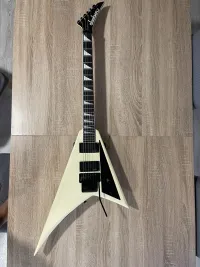 Jackson JS32