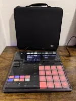 Native Instruments Maschine MKIII Native Instruments Maschine MKIII