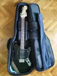 Squier FSR Competition Mustang HH Black Squier FSR Competition Mustang HH Black