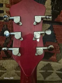 Höfner Verythin Contemporary Series W hard tokkal Elektroakusztikus gitár