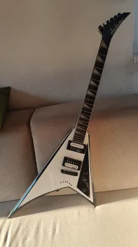 Jackson JS 32T Jackson JS 32T