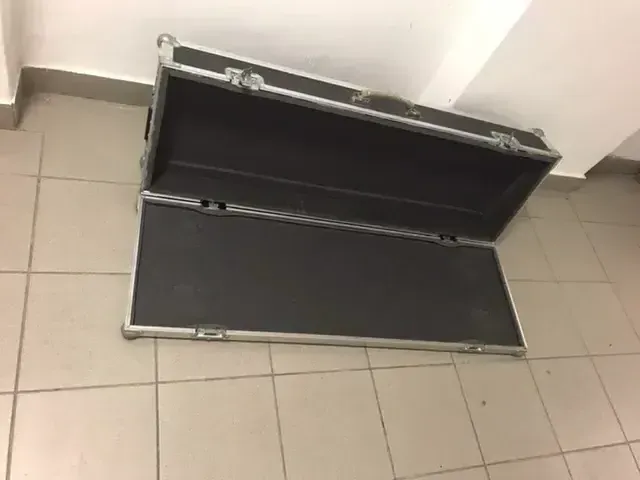 - Szintetizator kemenytok Puzdro pre syntetizátor