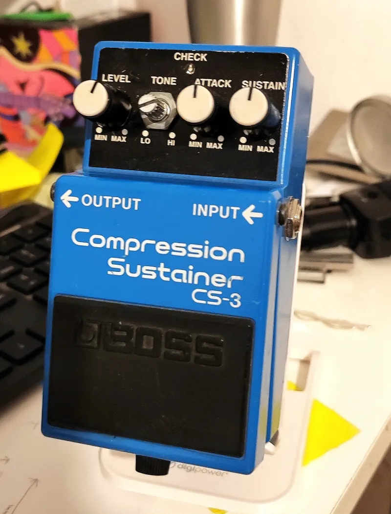 BOSS CS-3 kompresszor Eldzsi mod Effekt pedál