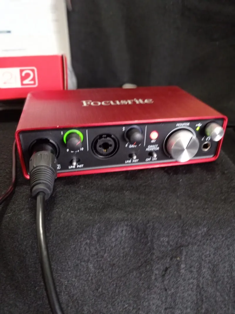 Focusrite Scarlett 2i2 2nd generációs  Hangká External sound card