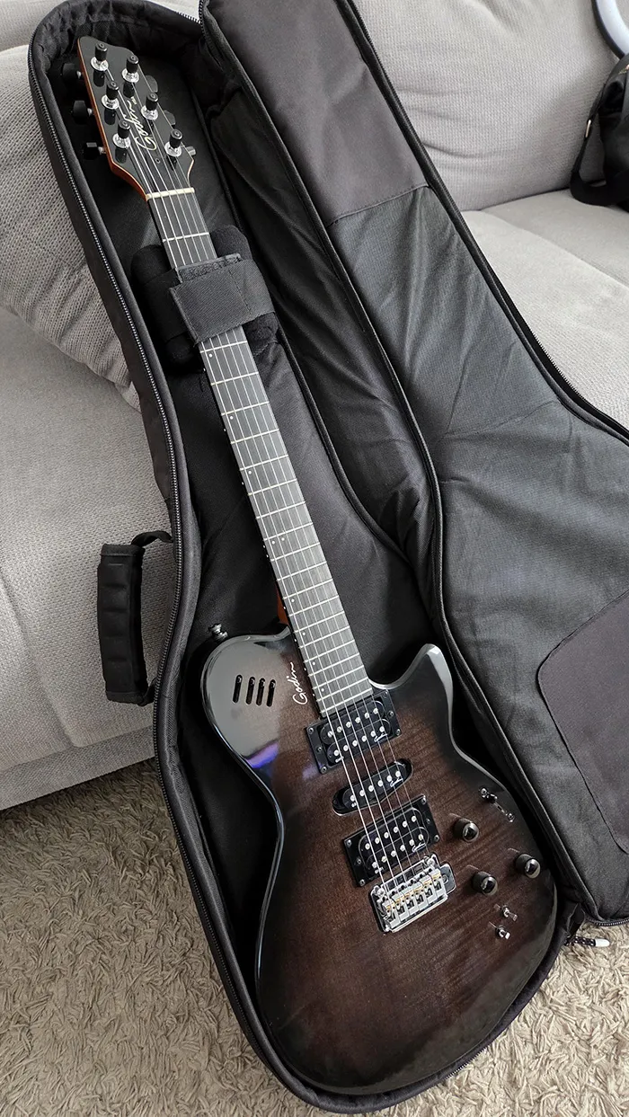 Godin XtSA Roland 13 pin midi-piezo- Elektrická gitara