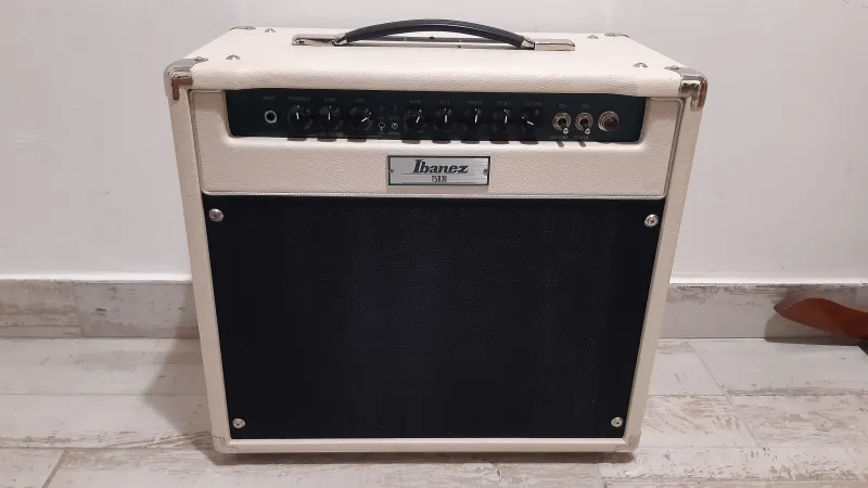 Ibanez TSA-30 elektrónkové gitarové kombo