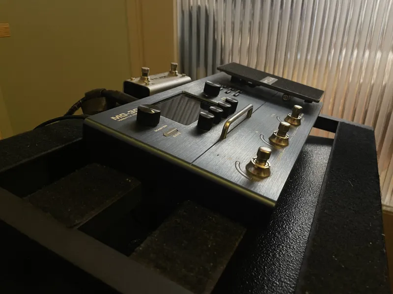 Nux MG-30 Multieffekt processzor