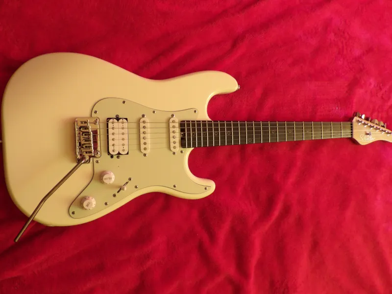 Schecter Nick Johnston HSS Atomic Snow Elektrická gitara